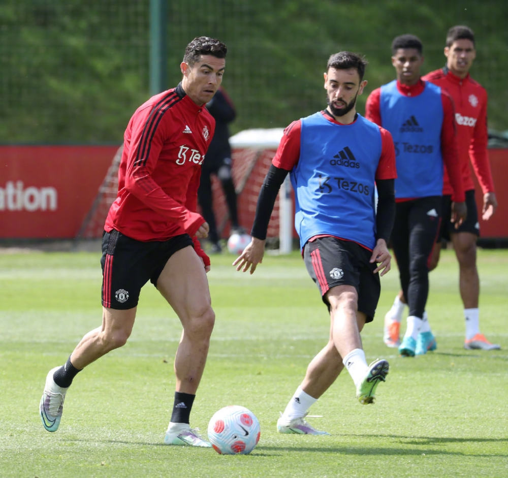 马龙下课引热议！皮尔斯称约基奇今夏可能申请离队 湖人领跑下家赔率