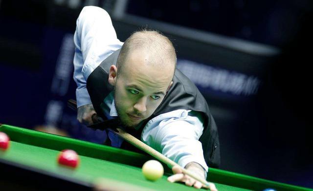 湖人签约达 湖人签约达