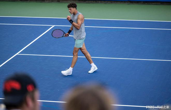 可以在攻守 可以在攻守